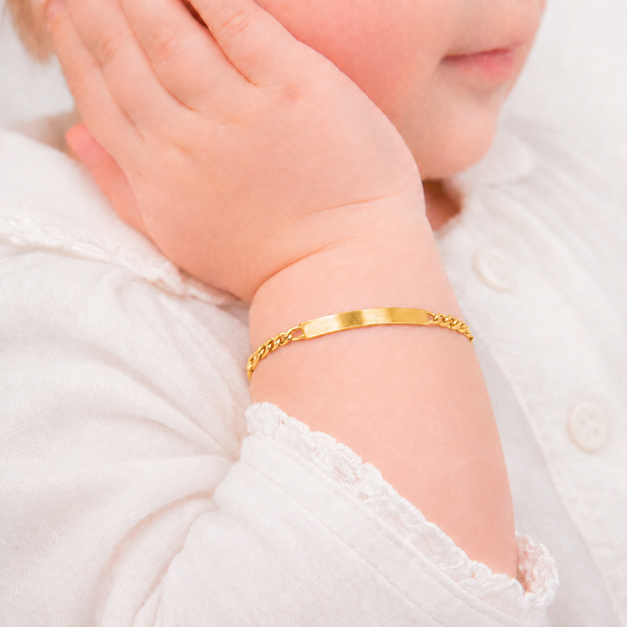 Bebé | Esclava Tejido Figaro 3:1 Lisa 3 mm, Pulsera Para Bebé, De Plata Autentica Ley .925 Con Baño De Oro Italiano 24k, Con Grabado, DUO DELUXE JOYAS